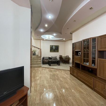 Apartment #1 In The City Center 耶烈万 外观 照片