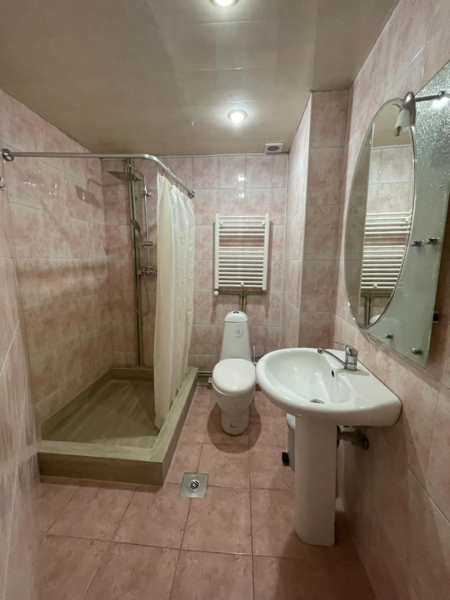 Apartment #1 In The City Center 耶烈万 外观 照片